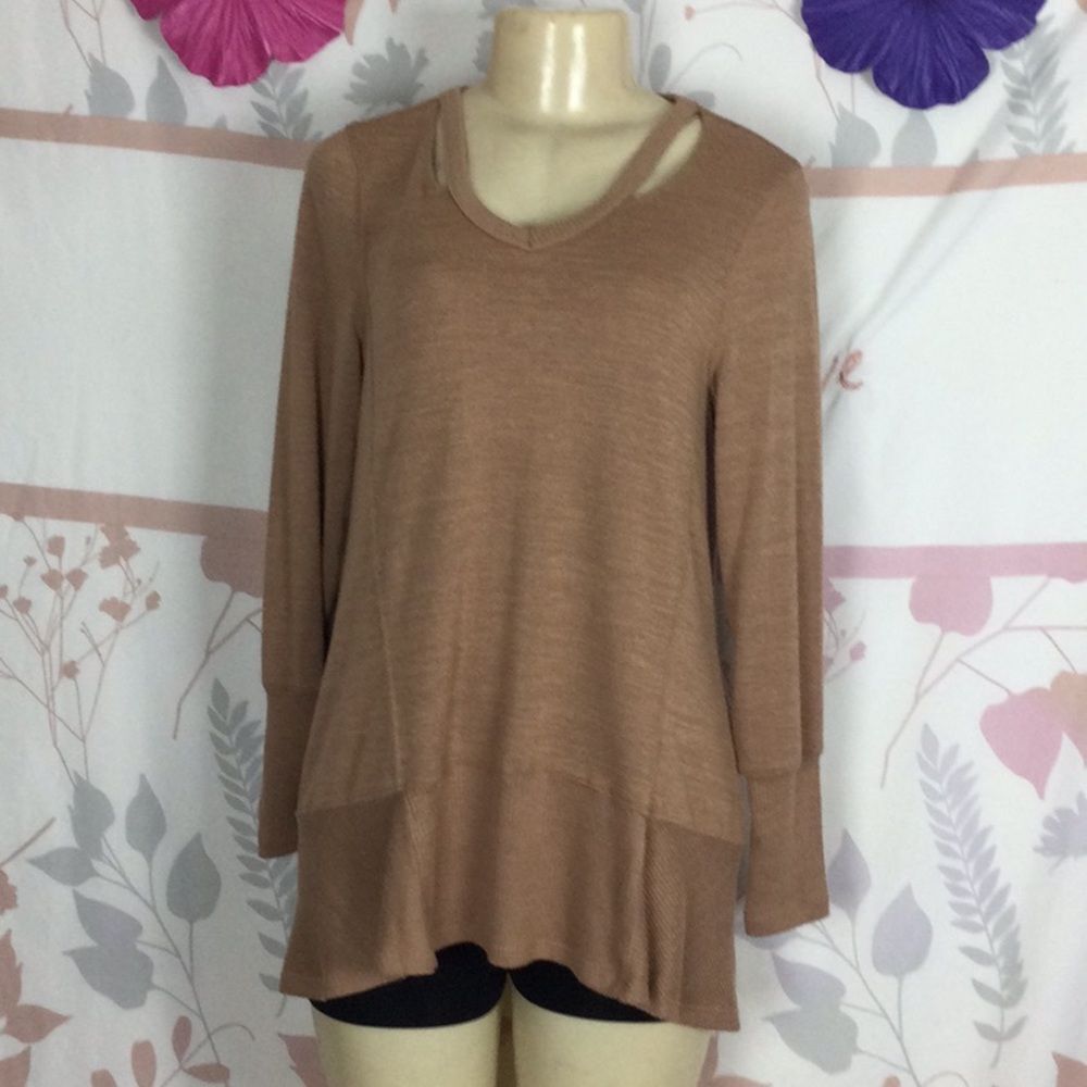Cupio Tan women's long sleeve tunic sweater Sz Medium